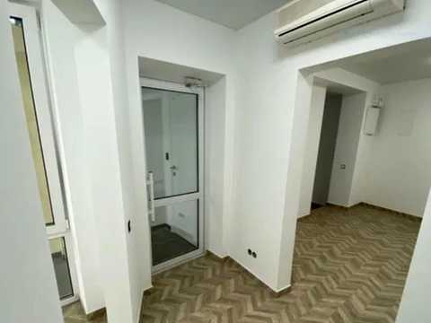 комерційна за адресою Межигірська вул., 87А