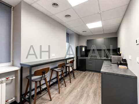 коммерческая по адресу Сім'ї Прахових ул. (Гайдара), 58/10
