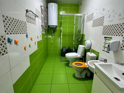 комерційна за адресою Шкільна вул., 40