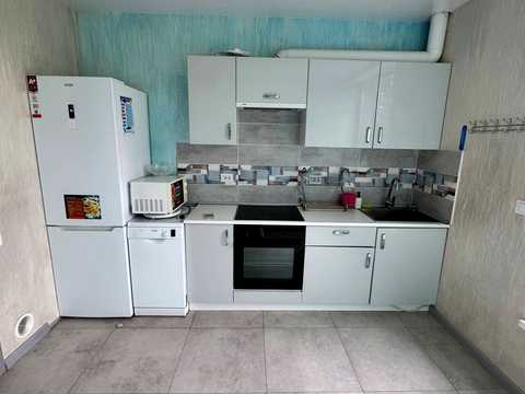 комерційна за адресою Шкільна вул., 40
