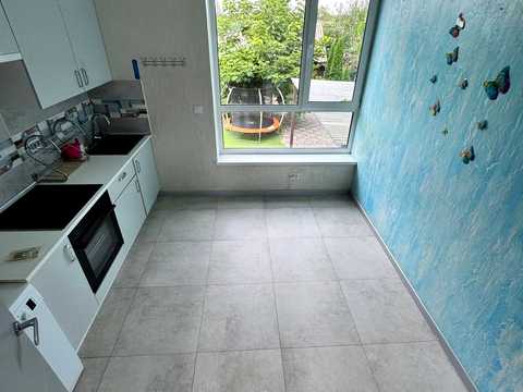 комерційна за адресою Шкільна вул., 40