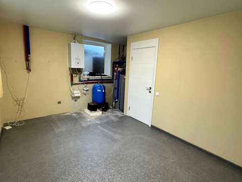 комерційна за адресою Шкільна вул., 40