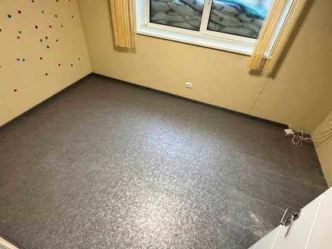 комерційна за адресою Шкільна вул., 40