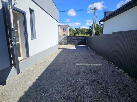 1876401977379549