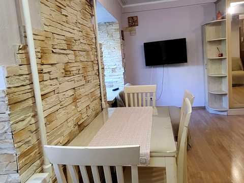 квартира за адресою Родини Глаголєвих вул. (Академіка Грекова), 3