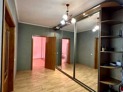 квартира за адресою Київ, Анни Ахматової вул., 13