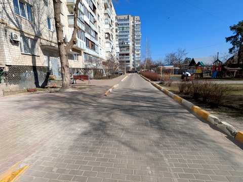 комерційна за адресою Троїцька вул. (Пролетарська), 37