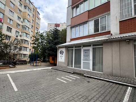 коммерческая по адресу Молодіжна ул., 2/3а