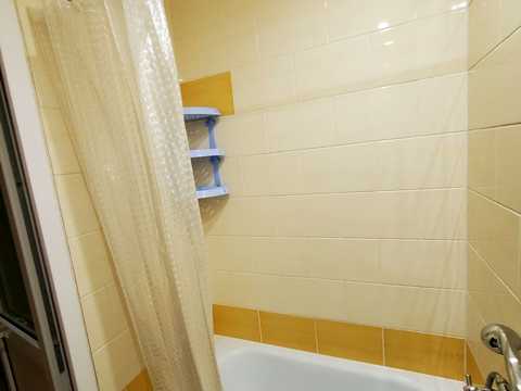 квартира за адресою Космонавтів просп., 74