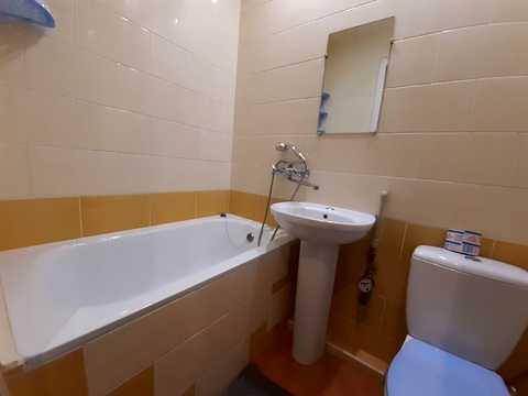 квартира за адресою Космонавтів просп., 74