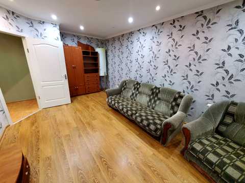 квартира за адресою Космонавтів просп., 74