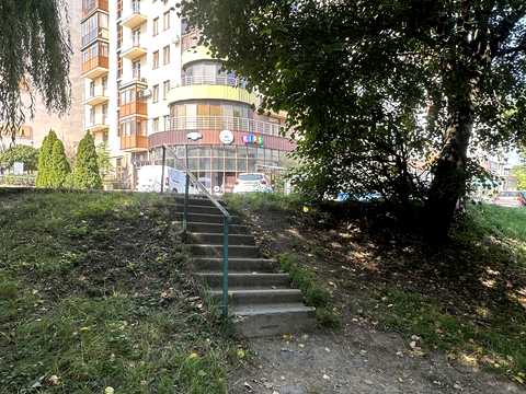 ділянка за адресою Чернівці, Рози Ауслендер вул., 37