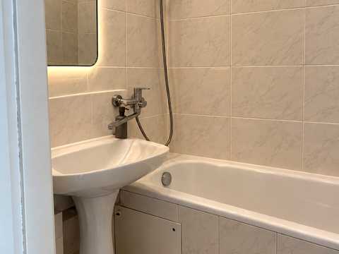 квартира за адресою Старонаводницька вул., 8