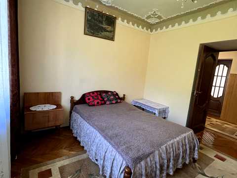 квартира за адресою Залізнична, 3