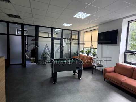 комерційна за адресою Красилівська вул., 7