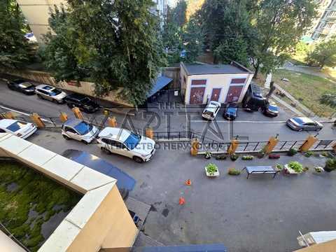 коммерческая по адресу Володимира Сікевича ул., 18