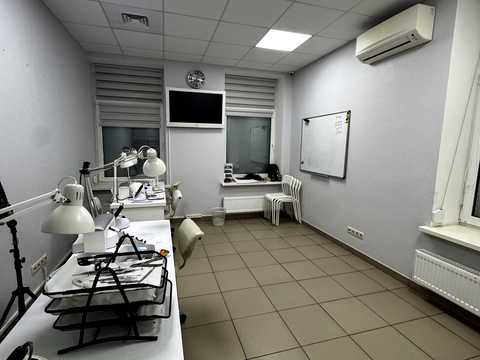 комерційна за адресою Вадима Гетьмана вул. (Індустріальна), 30-Б