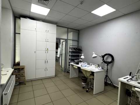 комерційна за адресою Вадима Гетьмана вул. (Індустріальна), 30-Б