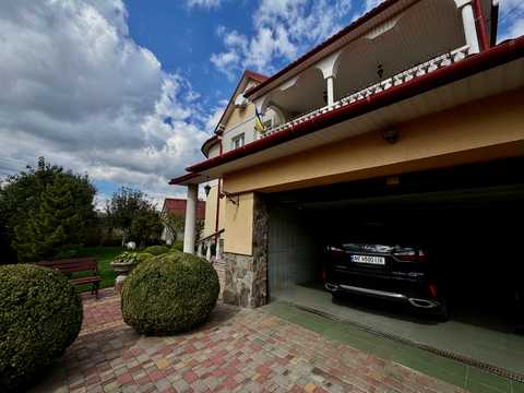 будинок за адресою с. Клузів, Весняна, 2