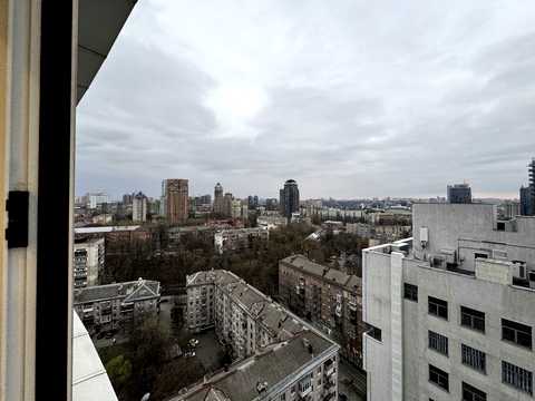 комерційна за адресою Кловський узвіз, 7