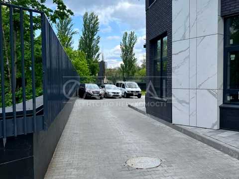 комерційна за адресою Мокра вул. (Кудряшова), 8-Б