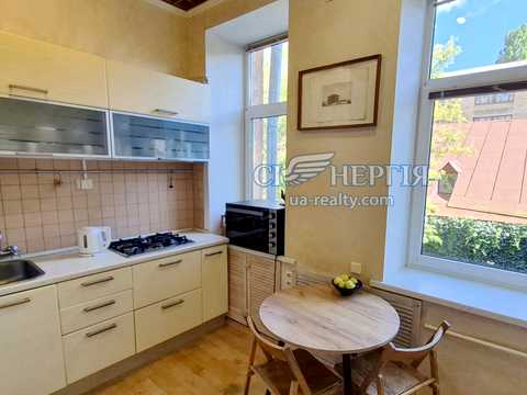 квартира за адресою Панаса Мирного вул., 9-Б