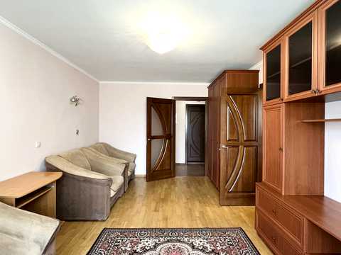 квартира за адресою Верховної Ради бульв., 19