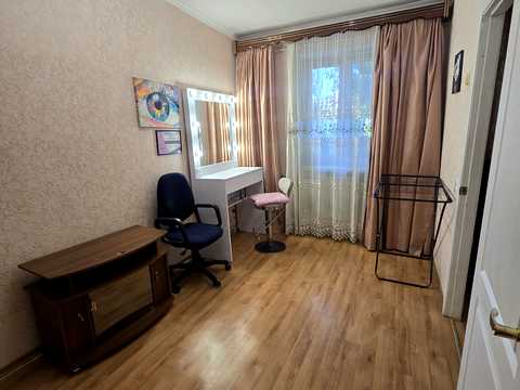 квартира за адресою Місячний пров., 1