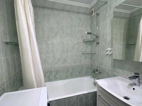 квартира за адресою Ревуцького вул., 36/2