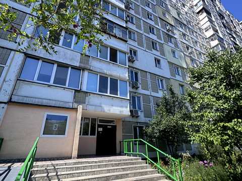 квартира за адресою Ревуцького вул., 36/2