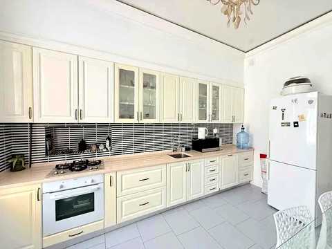 квартира за адресою Шота Руставелі вул., 12