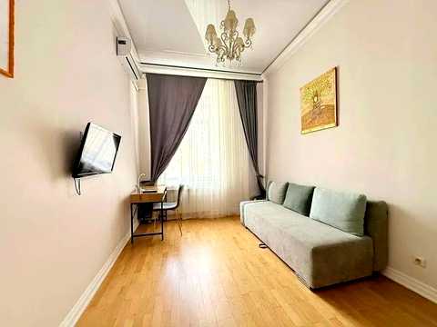 квартира за адресою Шота Руставелі вул., 12