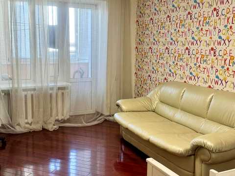квартира за адресою Анни Ахматової вул., 31