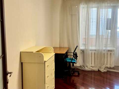квартира за адресою Анни Ахматової вул., 31