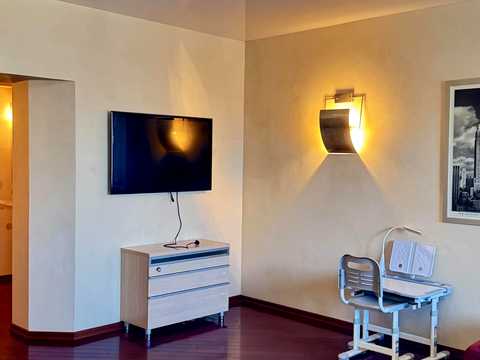 квартира за адресою Анни Ахматової вул., 31