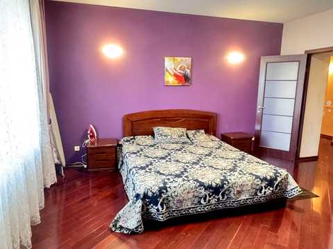 квартира за адресою Анни Ахматової вул., 31
