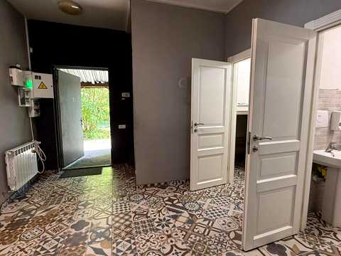 комерційна за адресою Броварський просп., 93