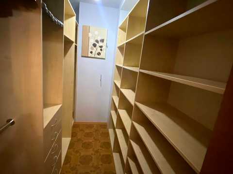 квартира за адресою Анни Ахматової вул., 43