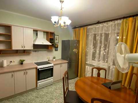 квартира за адресою Анни Ахматової вул., 43