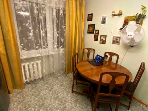 квартира за адресою Анни Ахматової вул., 43