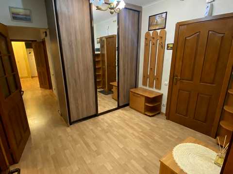 квартира за адресою Анни Ахматової вул., 43