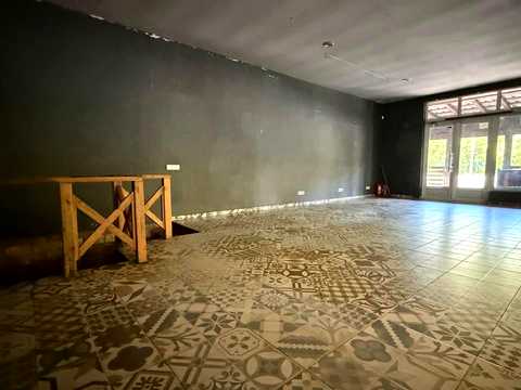 комерційна за адресою Броварський просп., 93