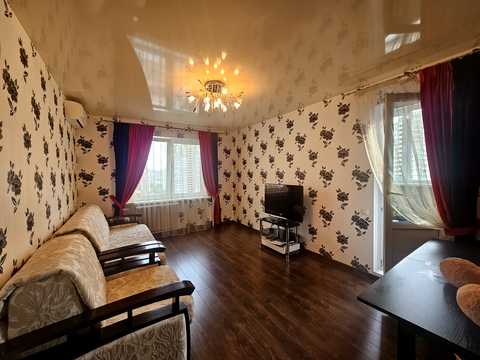 квартира за адресою Анни Ахматової вул., 28