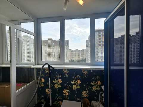 квартира за адресою Анни Ахматової вул., 28