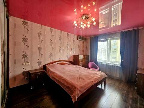квартира за адресою Анни Ахматової вул., 28