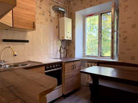 квартира за адресою Універсальна вул., 11