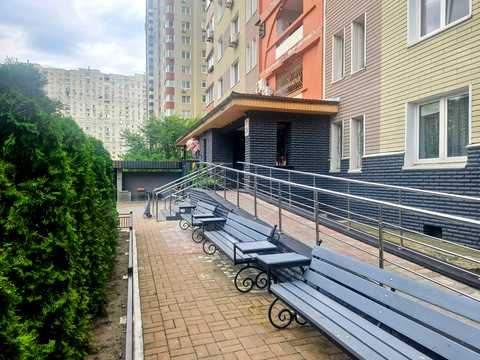 квартира за адресою Анни Ахматової вул., 28