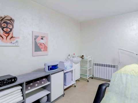 коммерческая по адресу Новоместенская ул., 10