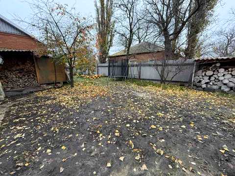 дом по адресу Захисників України ул. (1-го Травня)
