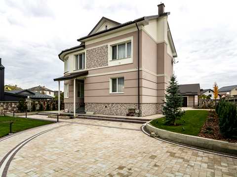 будинок за адресою с. Крихівці, Шкільна, 6